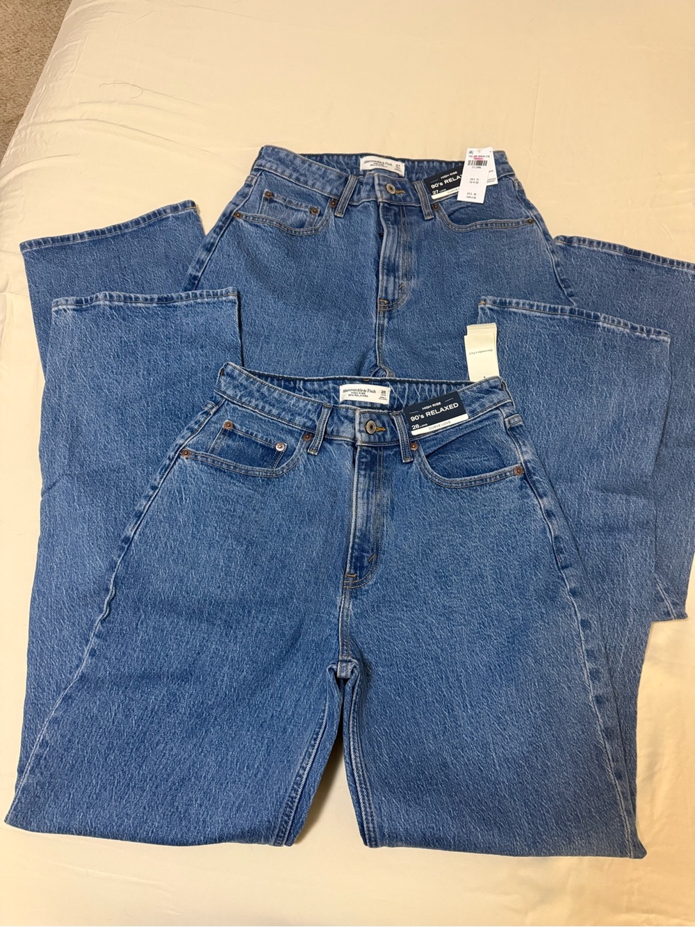 Abercrombie Curve Love 90's Relaxed Fit high rise women’s Jeans - Picture 13 of 14